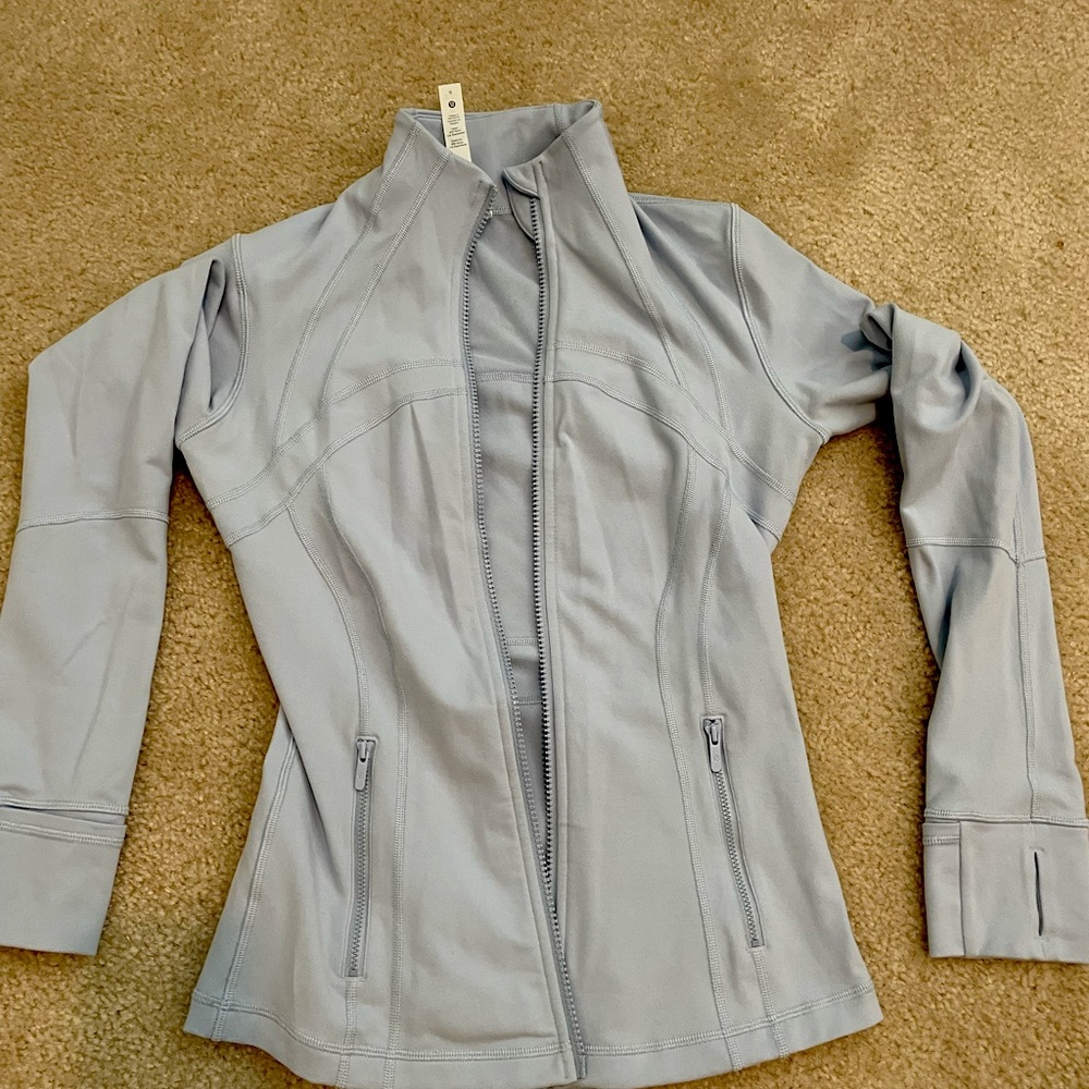 Light blue Lululemon Define size 6 zip jacket.excellent like new!